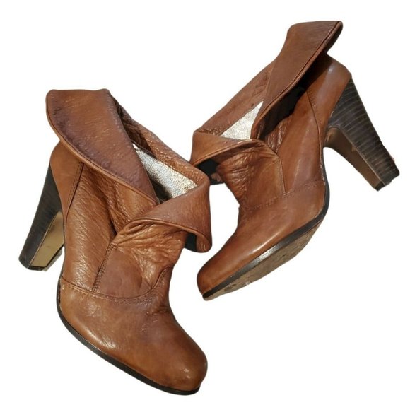Dolce Vita Size 6 Brown Leather Fold Over Booties‎ Heeled 3.5" Butter Soft - Picture 1 of 10